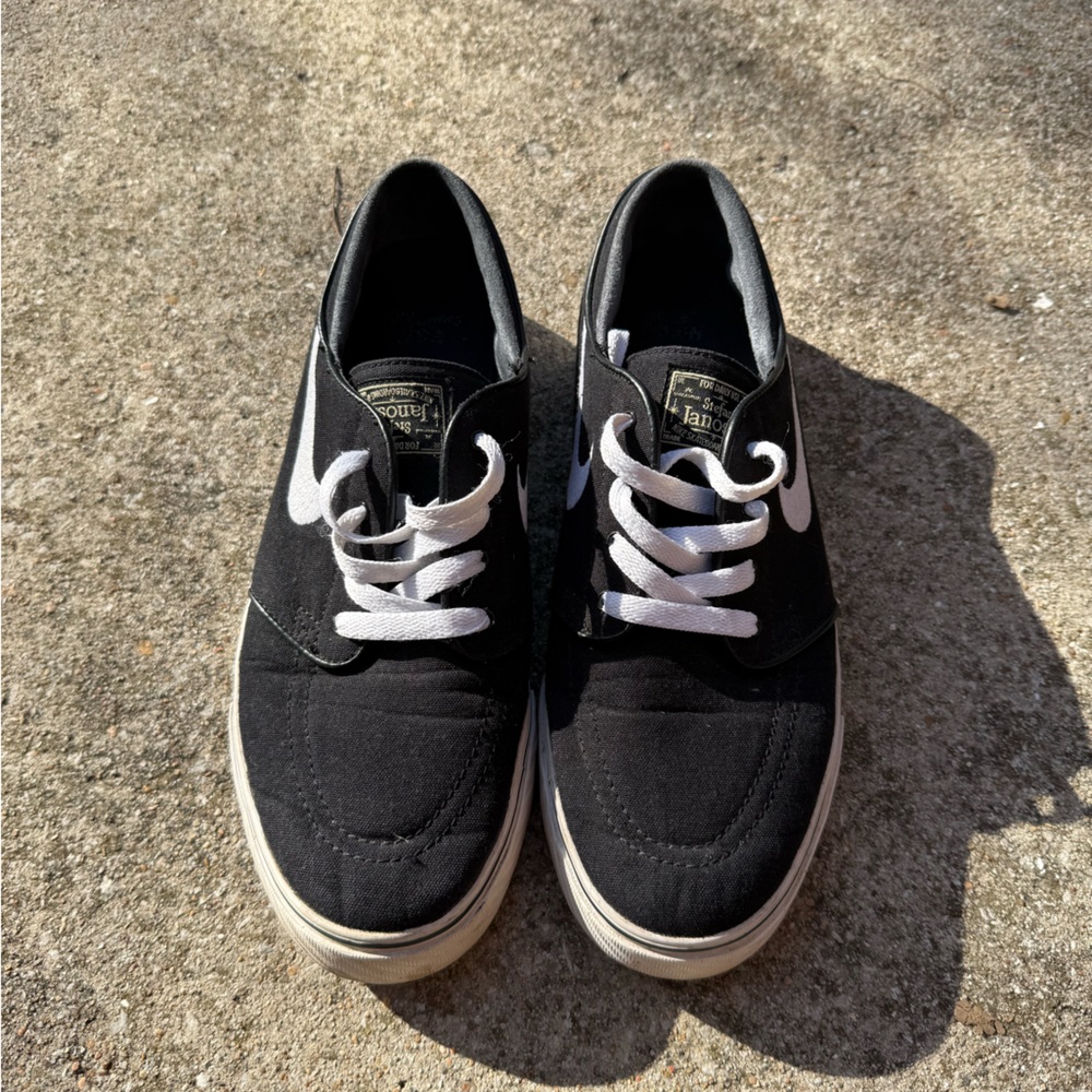Nike SB Canvas Shoe - Black and White Sneaker